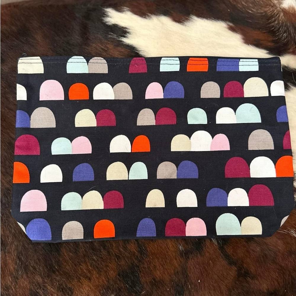 Thirty one zipper pouch